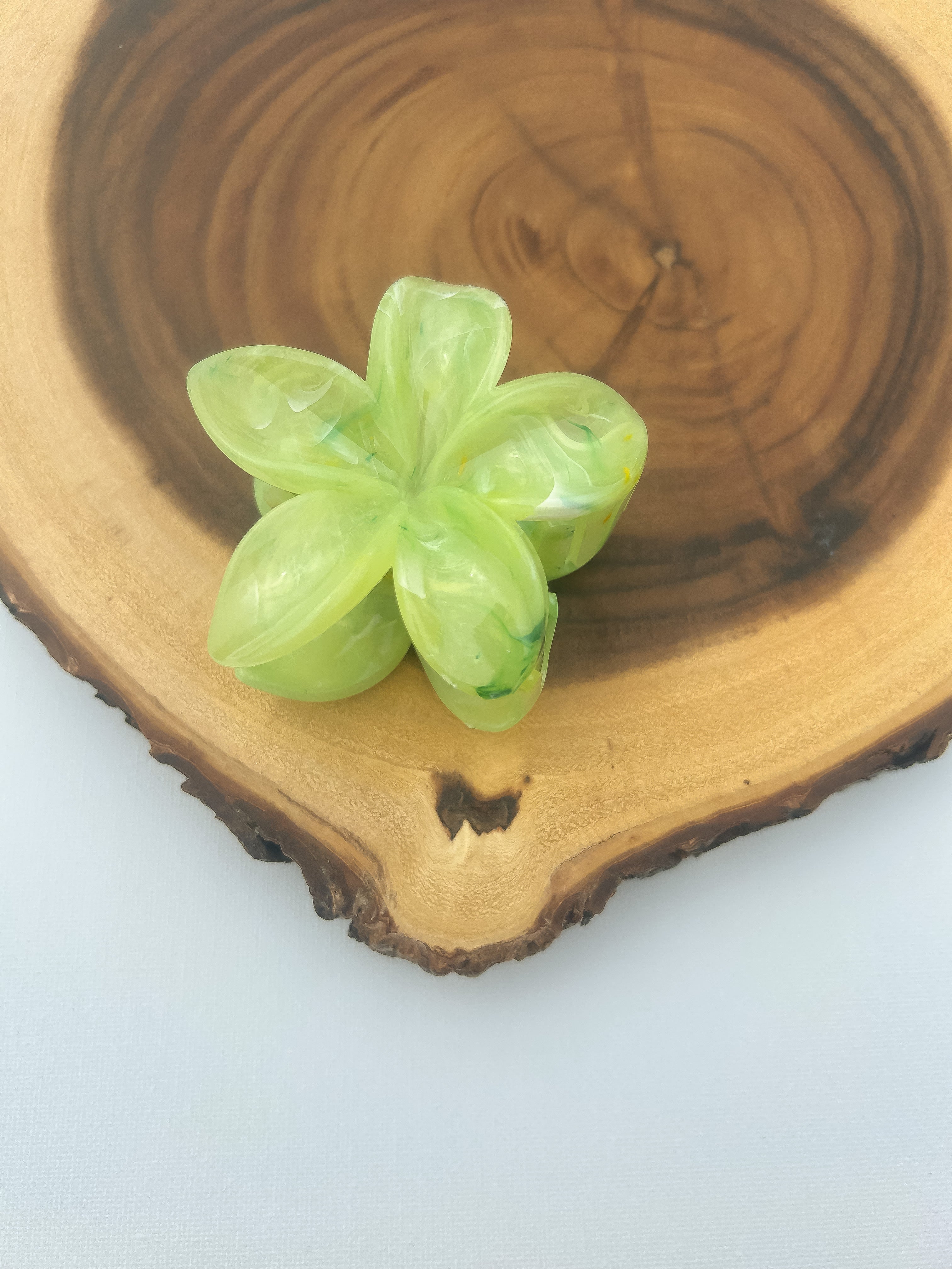 Hawaiian marble flower claws