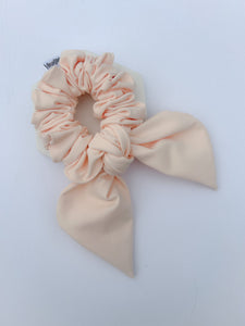 Athletic scrunchie bows