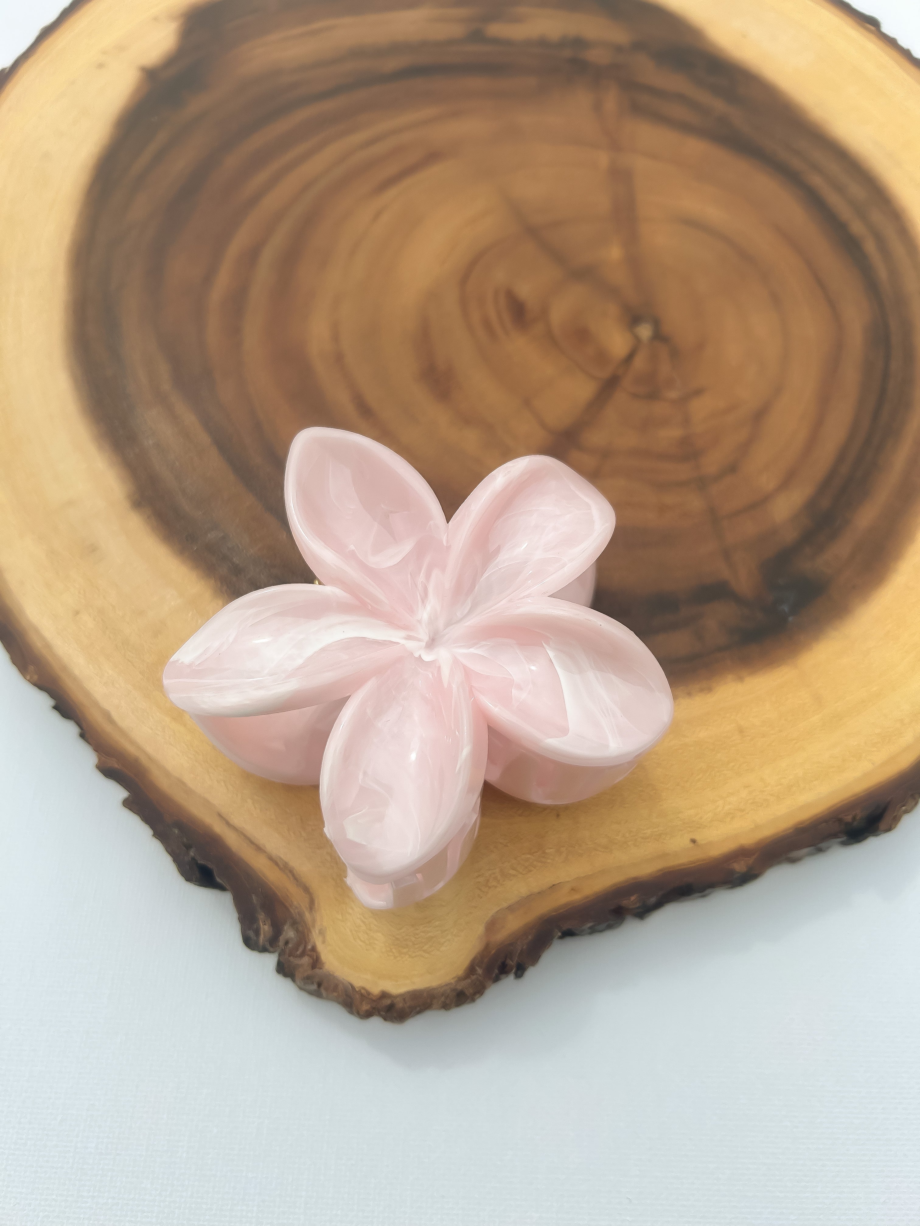 Hawaiian marble flower claws