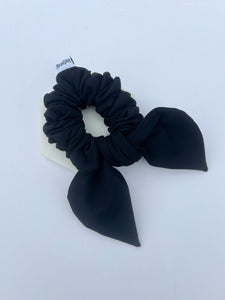 Athletic scrunchie bows