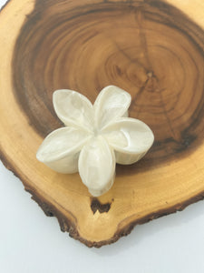 Hawaiian marble flower claws