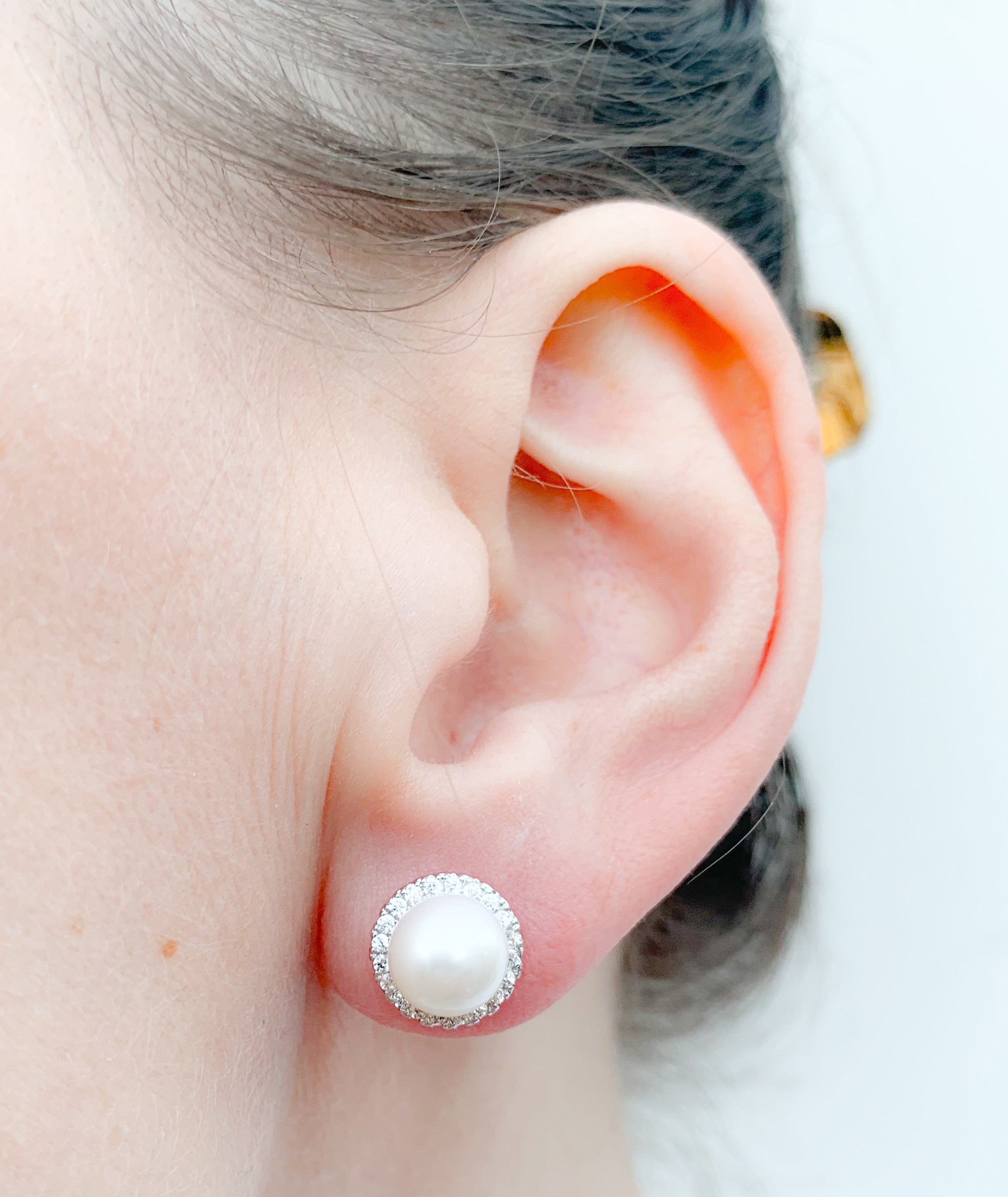 Harper pearl earrings